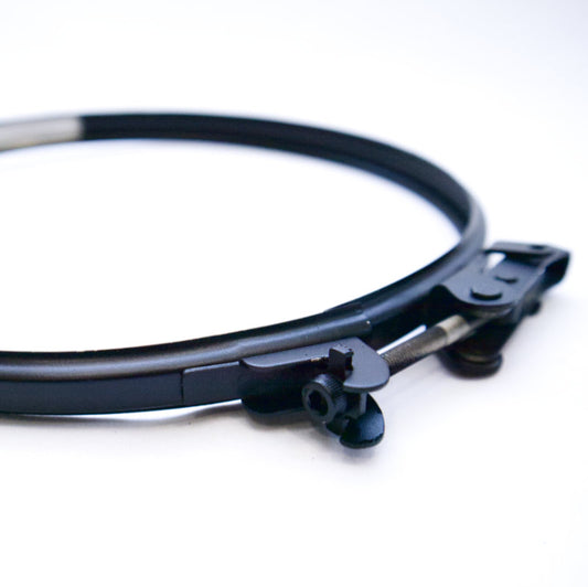 ロッキングバンドは六角レンチで締め込み固定する