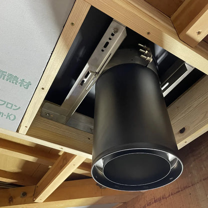 1階と2階の間でチムニーサポートを使った例